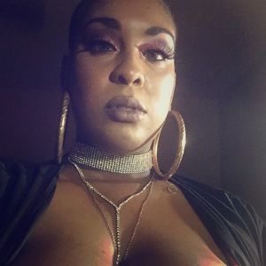 Meet your Posher, Ariana